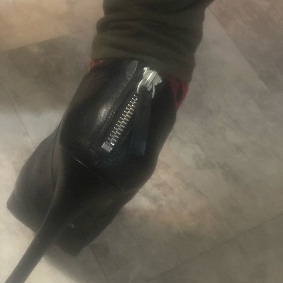 Nine West size 10 black leather heeled bootie’s platform toe  back zip - Picture 9 of 14